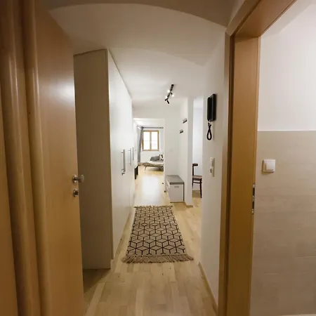 Dengg Down Town * Інсбрук